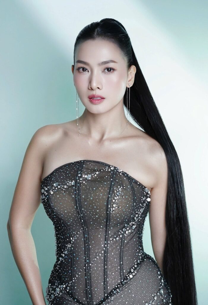 Anh Thư nói về những cám dỗ khi làm mẹ đơn thân