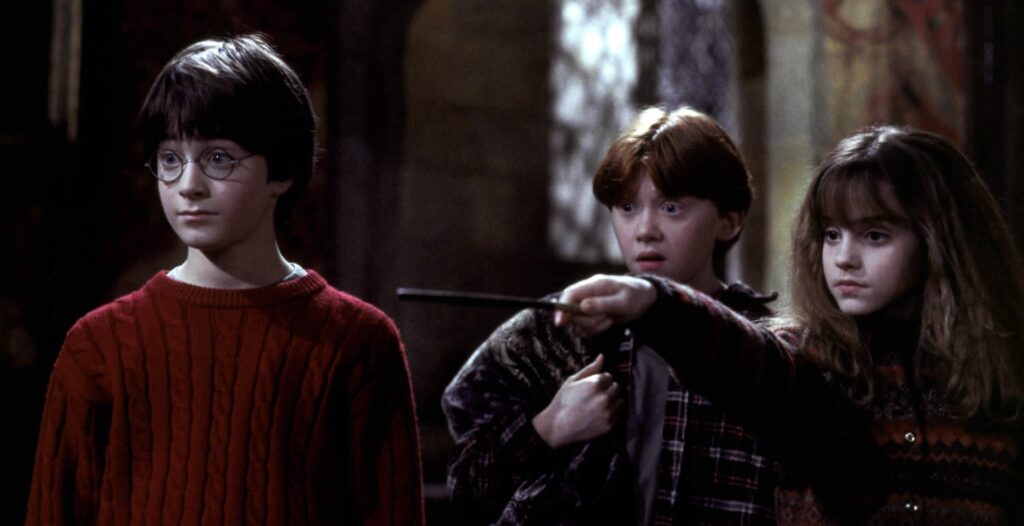 Harry Potter khám phá Hogwarts cùng những người bạn