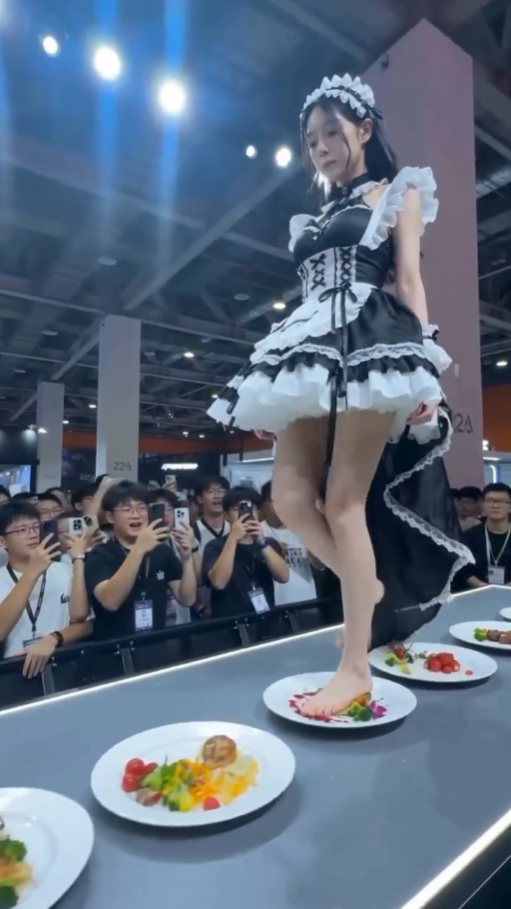 Hình ảnh sự kiện cosplay đang được lan truyền trên mạng xã hội