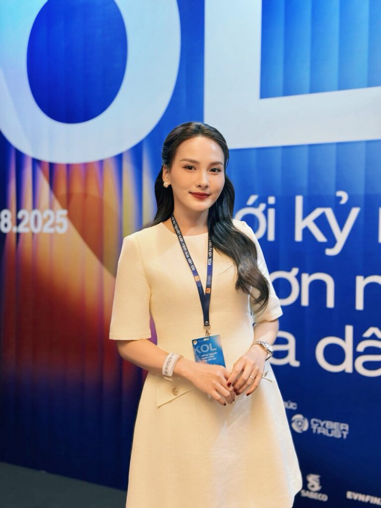 Không gian sự kiện KOL Summit 2026 với chủ đề niềm tin số