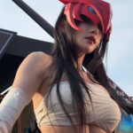 Nữ coser Trung Quốc eighteen18mo tạo dáng trong bộ trang phục cosplay