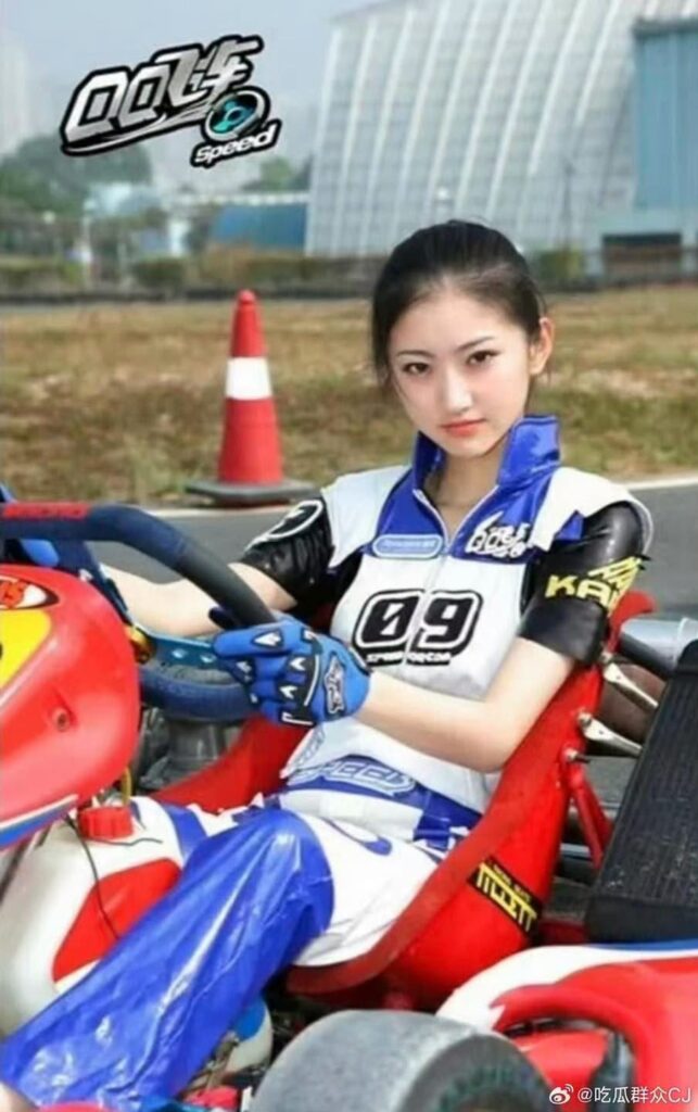 Cảnh Điềm và Lưu Diệc Phi đứng chung trong một khung hình