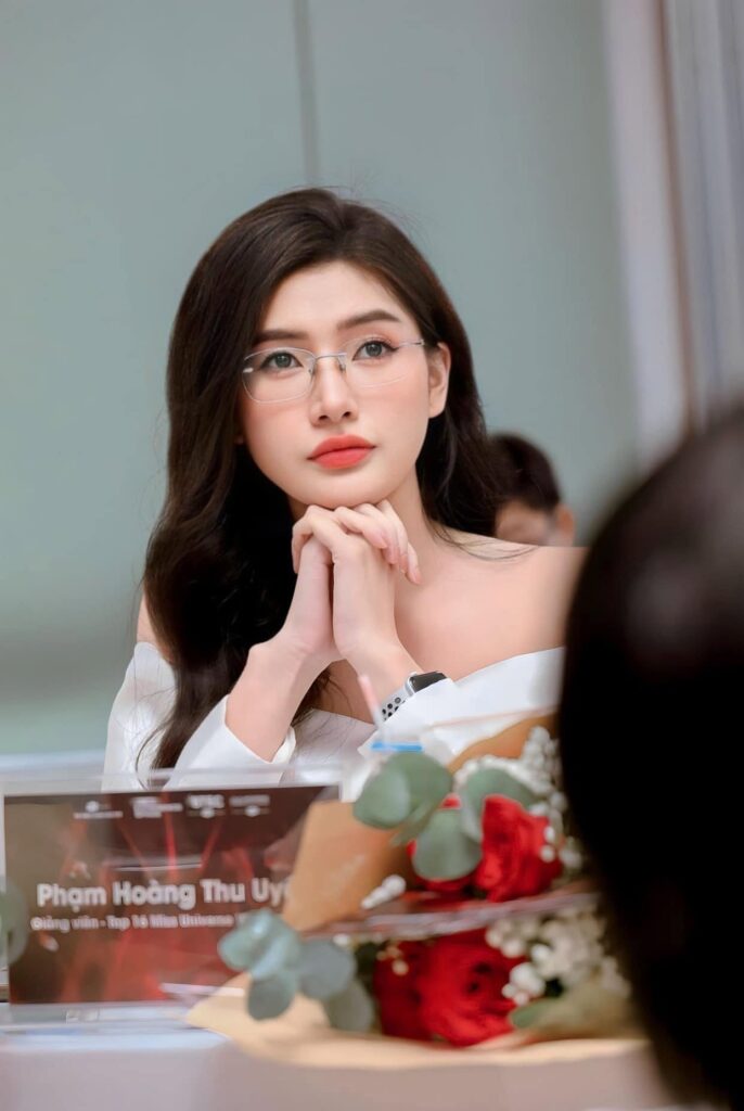 Hình ảnh Thu Uyên trong hành trình tham gia các cuộc thi nhan sắc