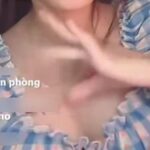 Nữ TikToker xuất hiện trong một phiên livestream tương tác