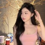 Lọ Lem xuất hiện với phong cách nữ tính và diện mạo trong trẻo