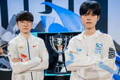 Faker lắc tay sau một trận thắng của T1 tại EWC 2026