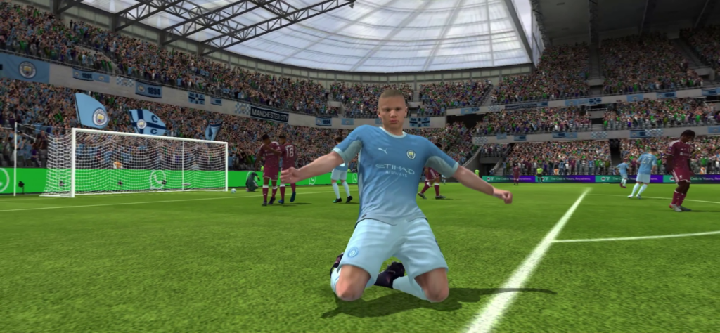 Cộng đồng người hâm mộ tham gia minigame FC Mobile tại điểm xem bóng đá