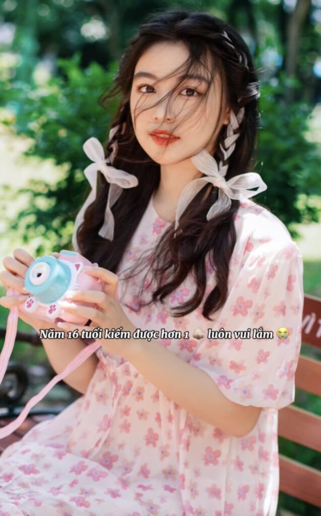 Lọ Lem duy trì việc học và tham gia các hoạt động cộng đồng
