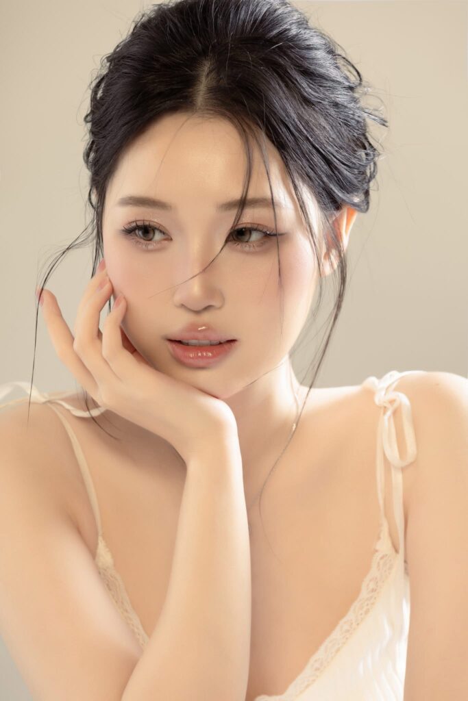 Hình ảnh cũ của Chubby và Tú Sena xuất hiện trên màn hình tìm kiếm