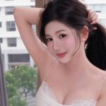 Huỳnh Mai Linh tạo dáng trong bộ ảnh chân dung