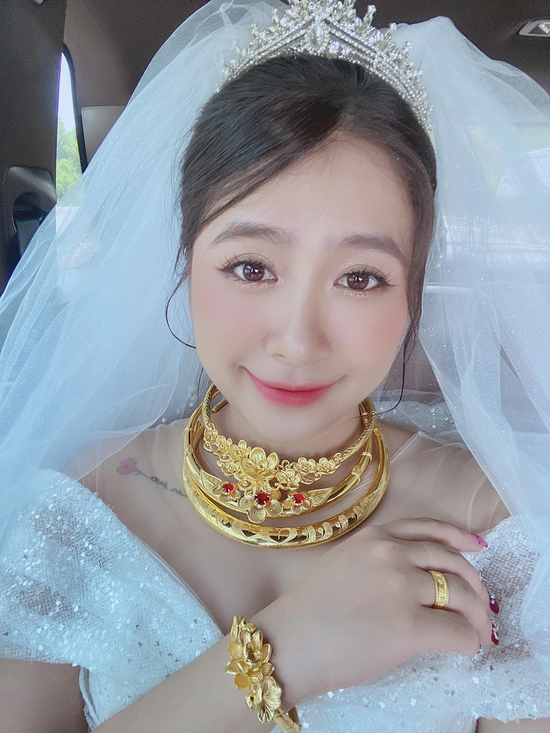 Milona trong một khoảnh khắc đời thường sau khi rời nghề