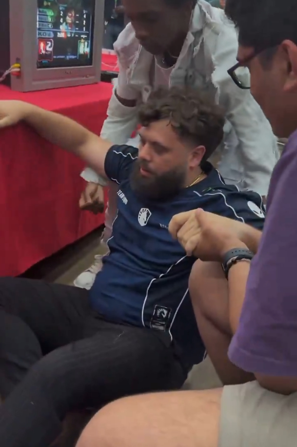 Hungrybox xuất hiện trong một khoảnh khắc thi đấu Super Smash Bros. Melee