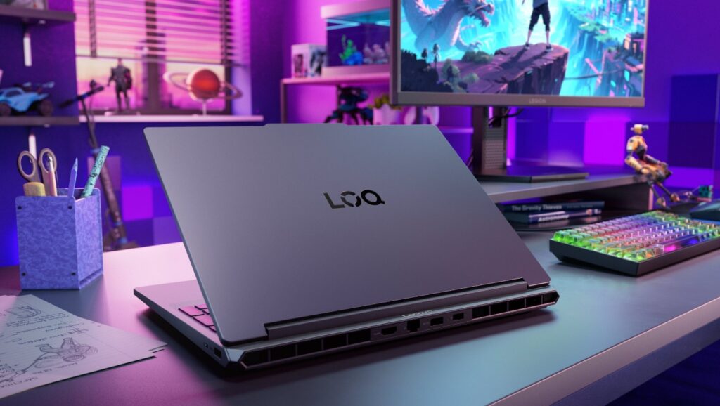 Lenovo LOQ Essential Gen 11 với màn hình và bàn phím gaming