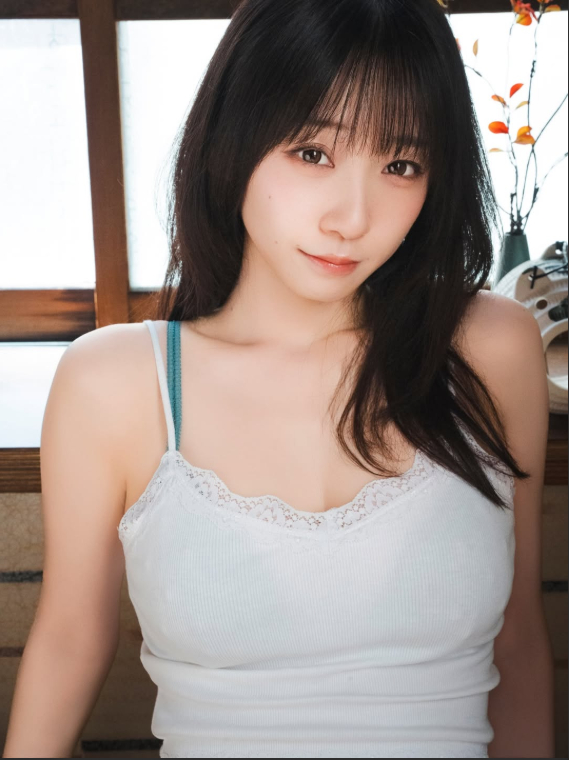 Nữ cosplayer Iori Moe trong một khoảnh khắc sinh hoạt đời thường