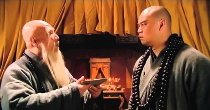Lỗ Trí Thâm ngồi thiền tại chùa Lục Hòa