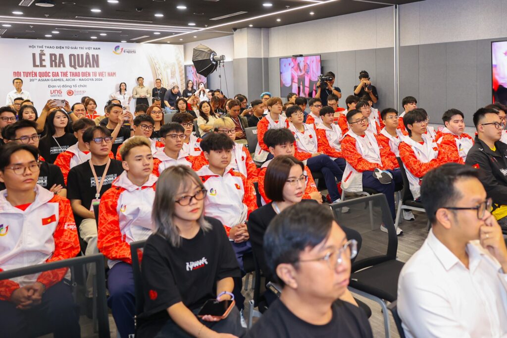 Đại diện VNGGames và VIRESA đồng hành cùng đội tuyển quốc gia