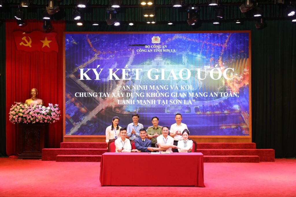 Đại biểu tham dự phiên toàn thể KOL Summit 2026