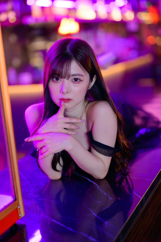 Aoi Furuhama trong trang phục đời thường