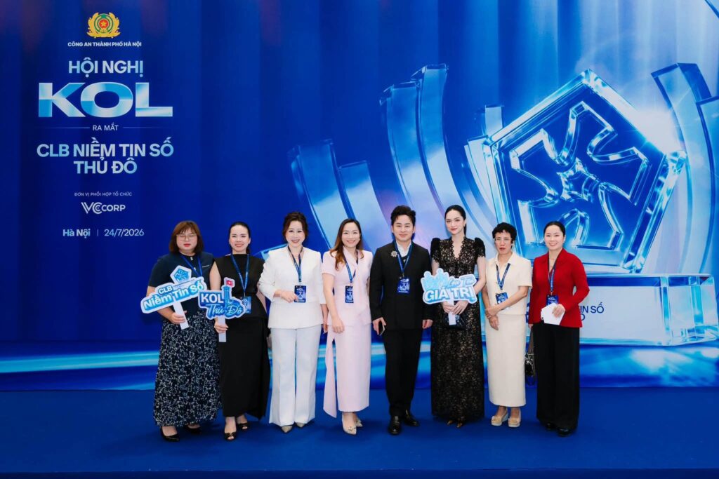 Các khách mời và nhà sáng tạo nội dung tham dự KOL Summit 2026