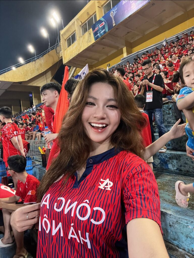 Phương Anh Hoài diện trang phục tôn dáng trong một bộ ảnh cá nhân
