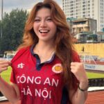 Phương Anh Hoài tươi cười trong trang phục cheerleader của CLB Công an Hà Nội