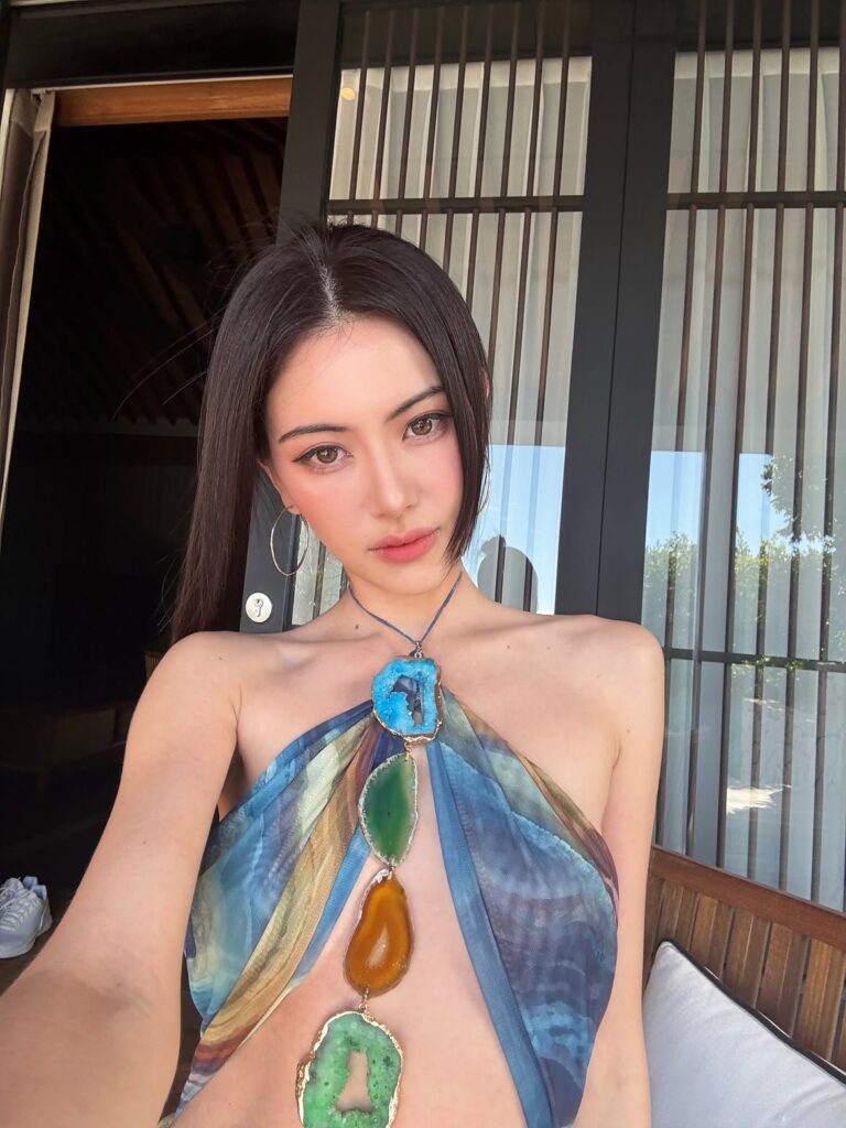 Ter Chantavit để lại bình luận cùng biểu tượng trái tim dưới ảnh của vợ