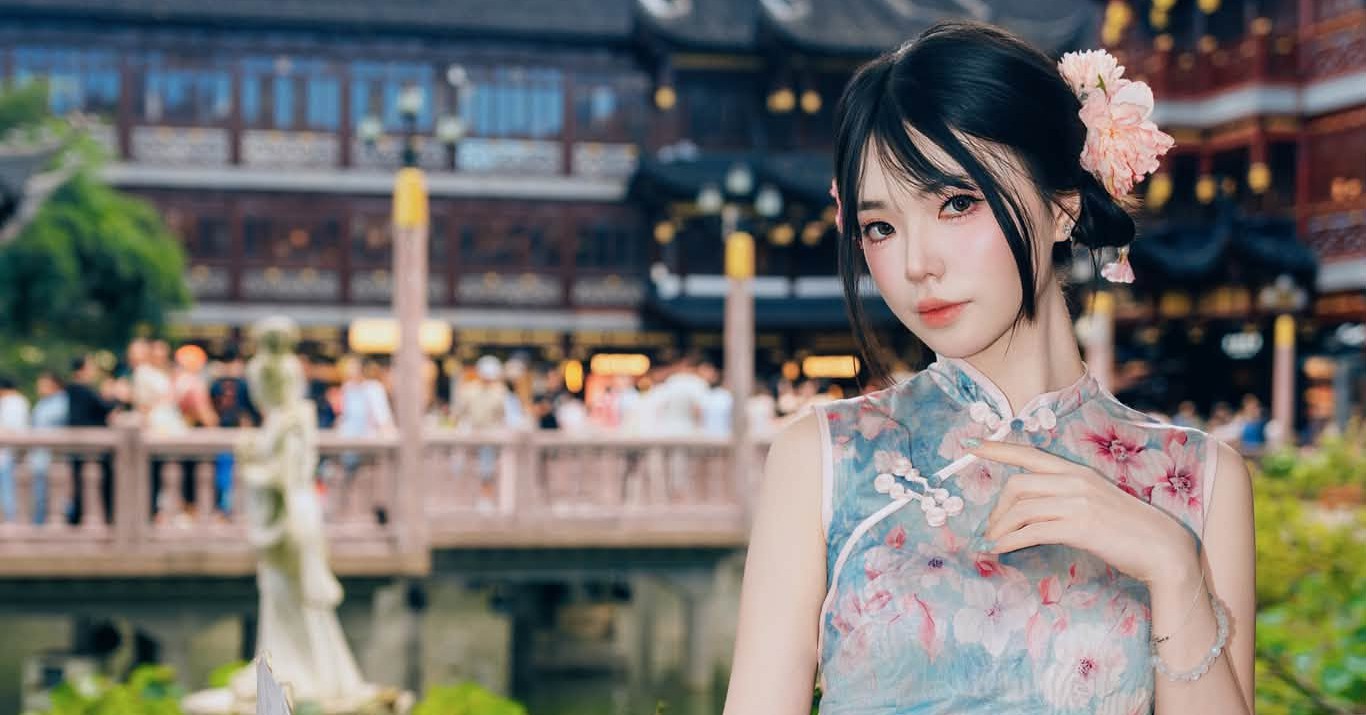 Remind diện sườn xám xanh pastel trong bộ ảnh phong cách Trung Hoa