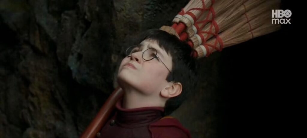 Alastair Stout đảm nhận vai Ron Weasley