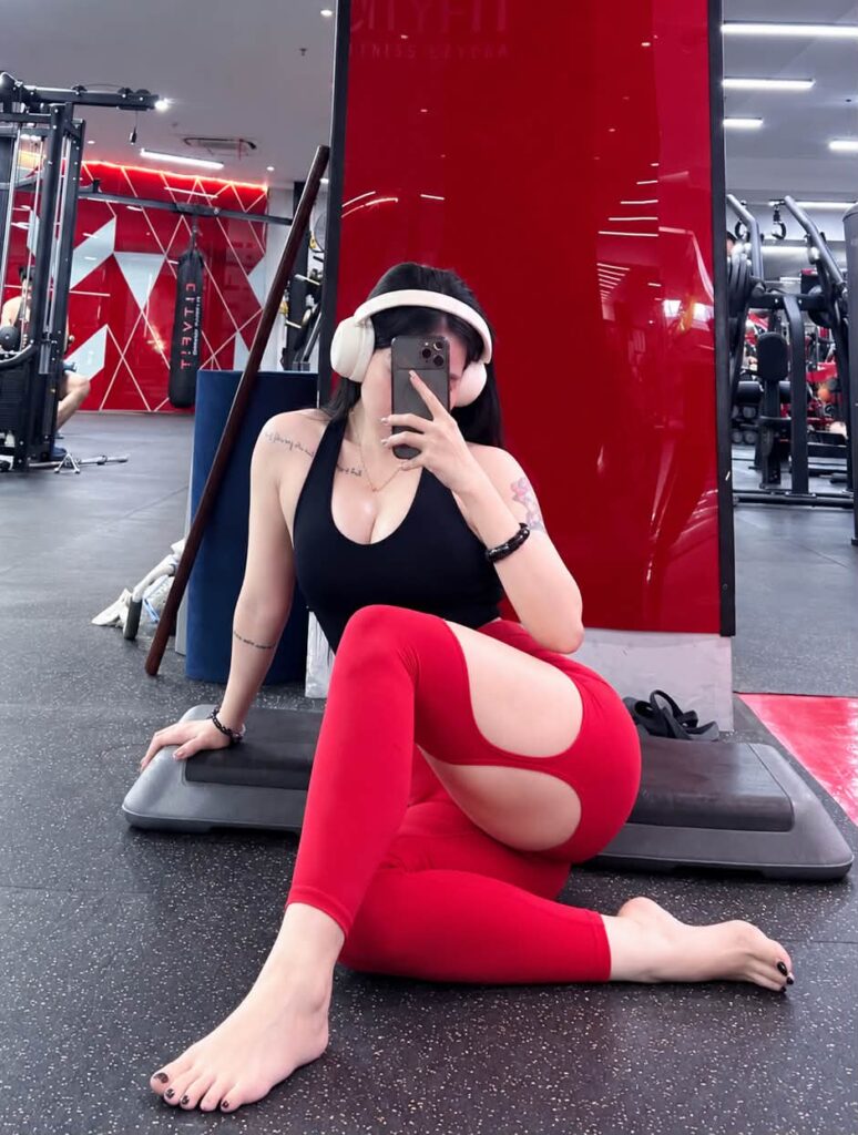 Loạt ảnh nữ gymer thu hút chú ý nhờ mẫu quần tập khác lạ