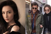 Tiểu Tứ Nguyệt tạo dáng tự tin trước ống kính