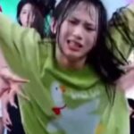 Nhóm nữ idol xuất hiện trong một buổi livestream tương tác