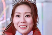 Nữ diễn viên diện trang phục đơn giản làm nổi bật tỷ lệ cơ thể