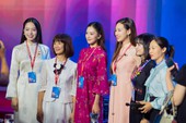 Sân khấu chương trình với chủ đề tương lai của nghề sáng tạo nội dung