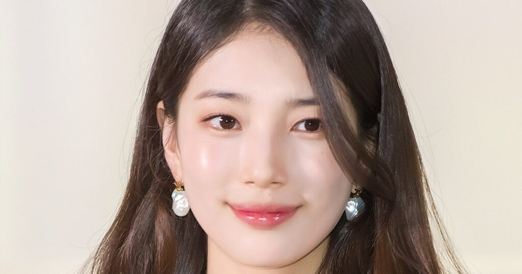 Suzy xuất hiện với gương mặt mộc trong khoảnh khắc đời thường