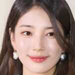 Suzy xuất hiện với gương mặt mộc trong khoảnh khắc đời thường