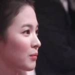 Song Hye Kyo xuất hiện tại lễ trao giải khi 23 tuổi