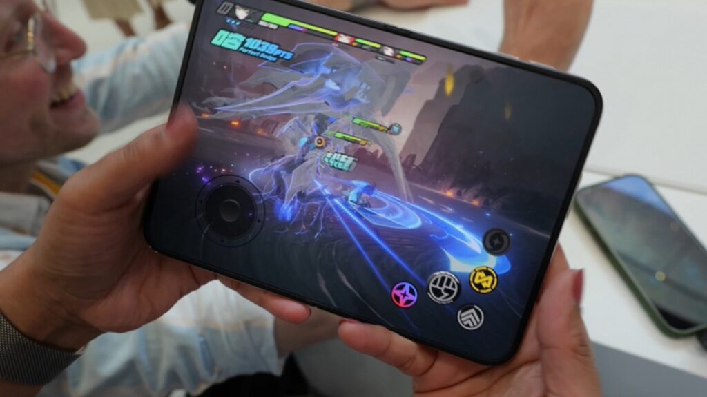 iPhone Duo mở ra với màn hình trong kích thước lớn