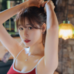 Kim Do-ah tạo dáng trong bộ ảnh đầu tay