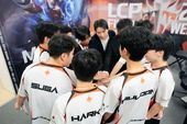 Các tuyển thủ esports Việt Nam trong không khí thi đấu quốc tế