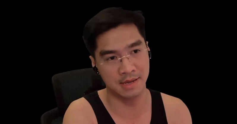 PewPew chia sẻ quan điểm trong một buổi livestream