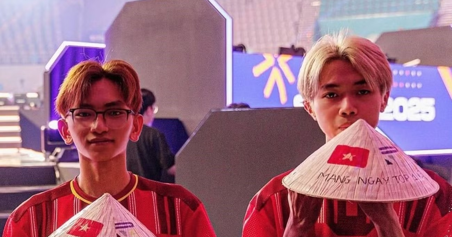 Màn hình hiển thị thông tin về drama PUBG trong cộng đồng Esports