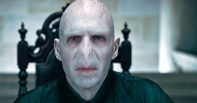 Cuốn nhật ký của Tom Riddle nằm trong Căn phòng Bí mật