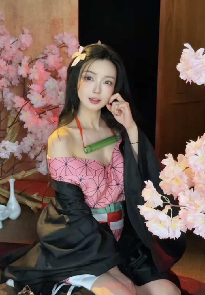 Toàn cảnh nữ người mẫu trong tạo hình cosplay quyến rũ