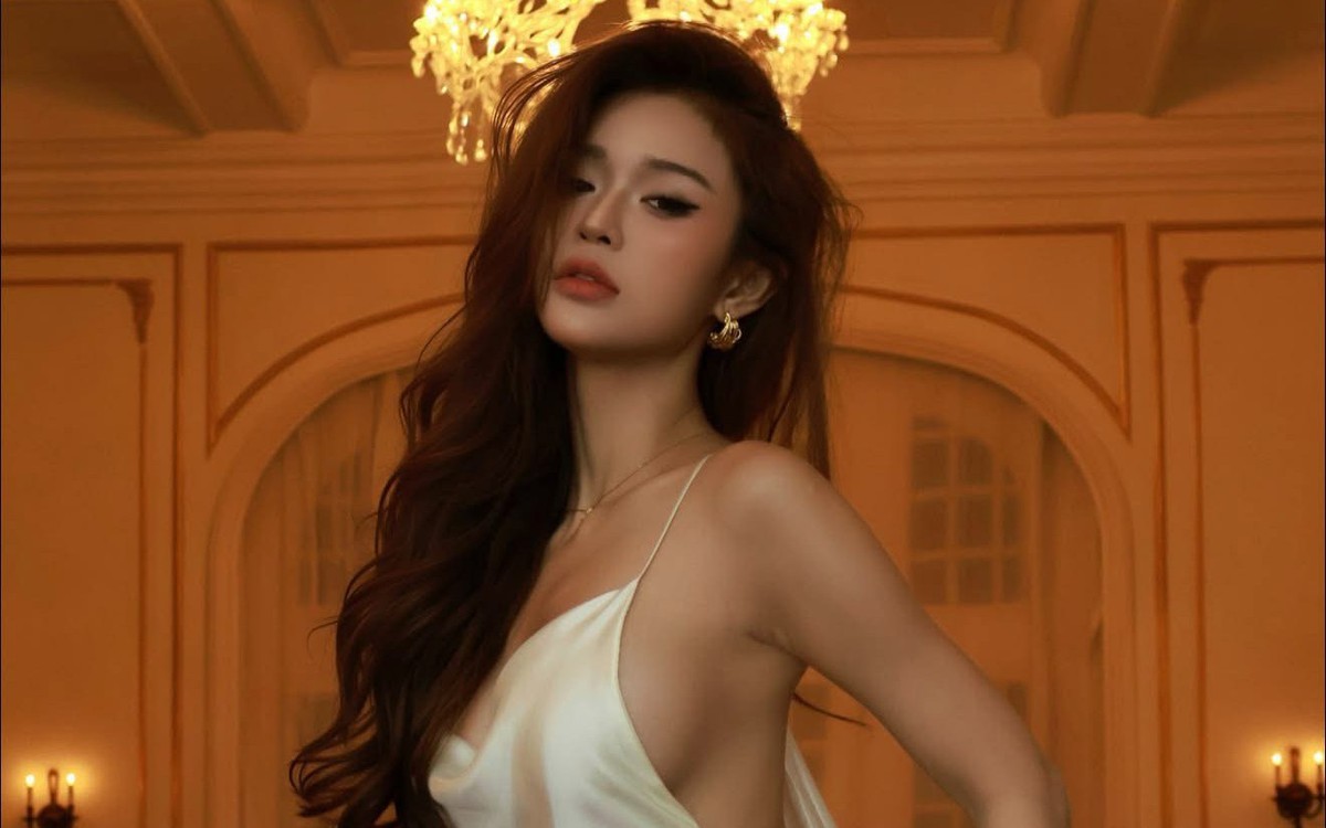 Mai Hà Hoàng Yến trong hình ảnh nữ sinh với nụ cười rạng rỡ
