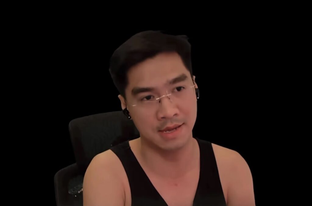 Tuyển thủ PUBG thi đấu trong một giải Esports