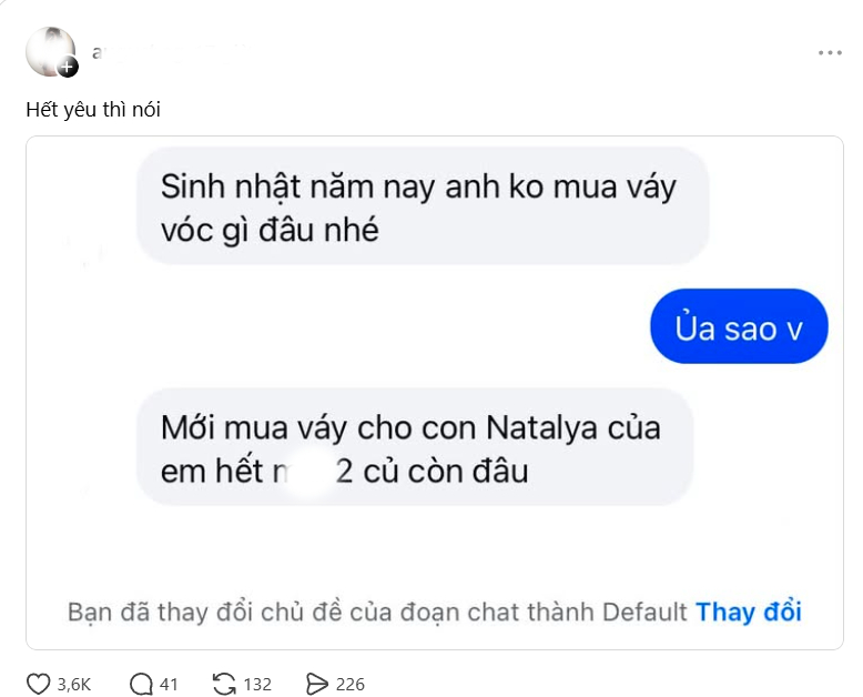 Cô gái phản ứng với lời từ chối mua váy sinh nhật