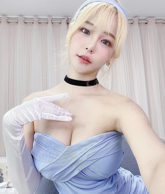 Người hâm mộ nam bày tỏ tình cảm với Haru qua tin nhắn
