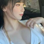 Nữ streamer Haru xuất hiện trong một buổi phát sóng trực tiếp