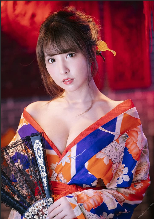 Yua Mikami trong một hình ảnh quảng bá thời trang