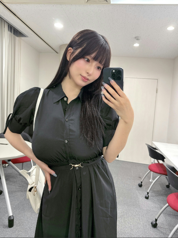 Momoka Akari chia sẻ định hướng mới trên tài khoản cá nhân